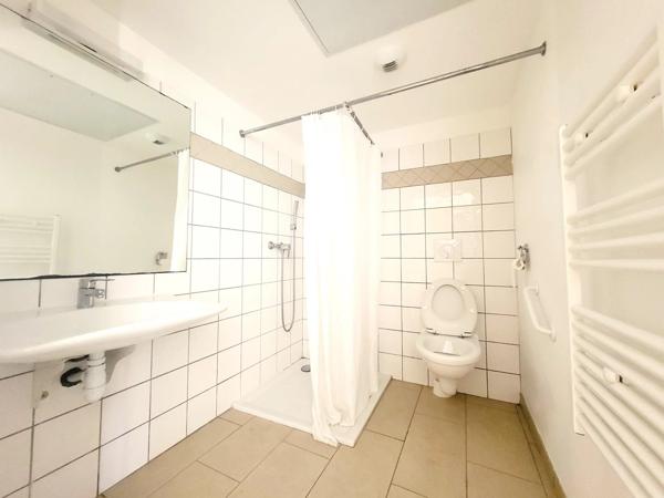 T2 Vue mer dans résidence avec piscine