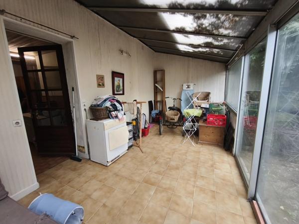 Charmante maison semi-mitoyenne avec granges, verger et plus de 5 000 m² de terrain