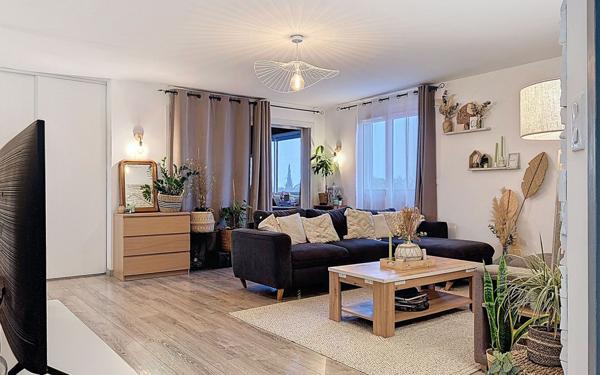 Appartement à vendre    4 pièces • 104 m2 Codognan