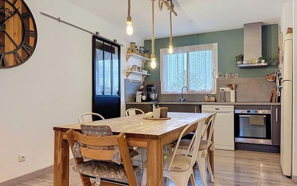 Appartement à vendre    4 pièces • 104 m2 Codognan