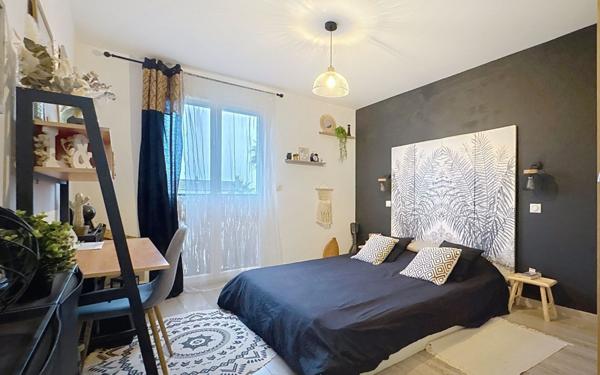 Appartement à vendre    4 pièces • 104 m2 Codognan