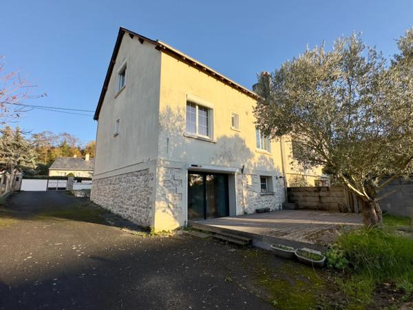 SAUMUR, Proche Nantilly, Maison 4 chambres de 115m² avec jardin et garage.