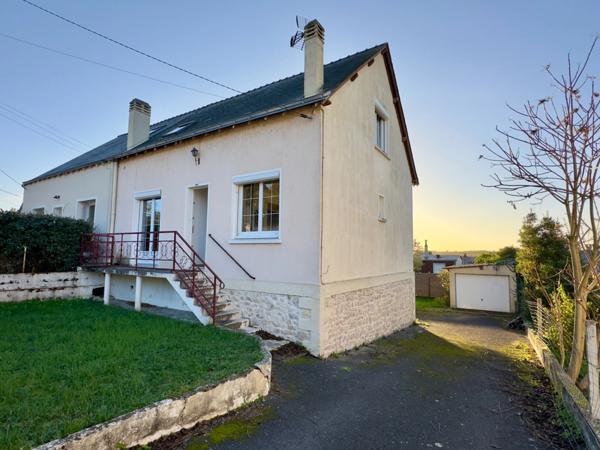 SAUMUR, Proche Nantilly, Maison 4 chambres de 115m² avec jardin et garage.