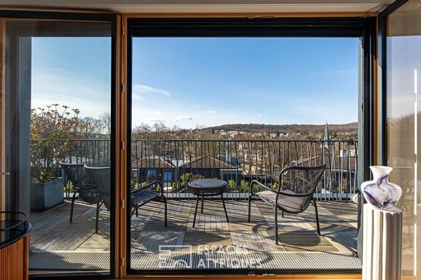 Dernier étage avec terrasse et vue dégagée au coeur de Chaville