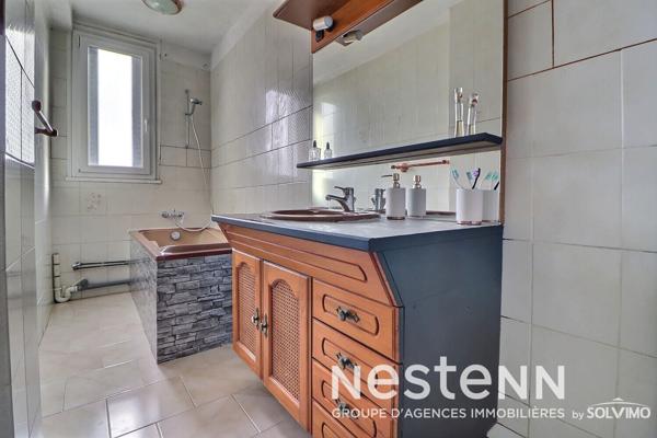 Appartement 4 pièces à Saint-Priest, 71m2, dernier étage, balcon et cave