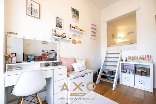 EGUILLES - BASTIDE XIX EME- 250M² - PARC 7 500M² - PISCINE - VUE SAINTE VICTOIRE ET VILLAGE D'EGUILLES -  1 290 000€