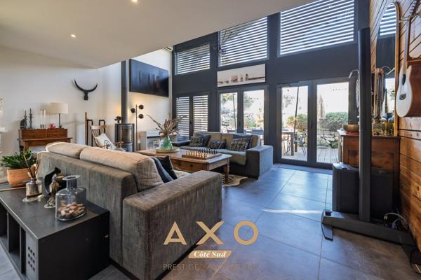 EGUILLES - BASTIDE XIX EME- 250M² - PARC 7 500M² - PISCINE - VUE SAINTE VICTOIRE ET VILLAGE D'EGUILLES -  1 290 000€