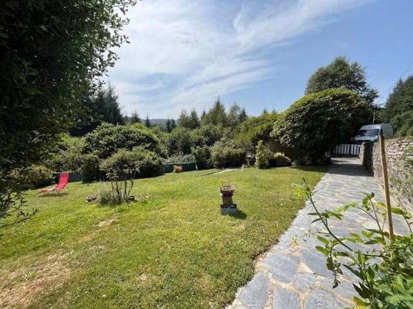 Maison rénovée 3 chambres – Vue dégagée – Sous sol - Sans vis à vis – 10 minutes de Carhaix - 50 minutes des plages