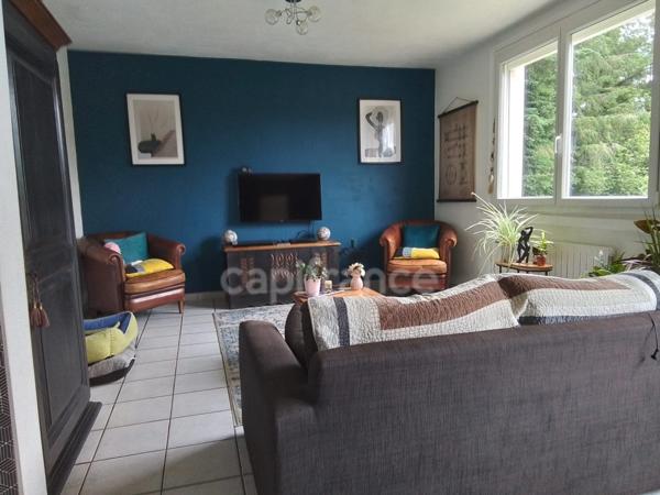 Maison rénovée 3 chambres – Vue dégagée – Sous sol - Sans vis à vis – 10 minutes de Carhaix - 50 minutes des plages