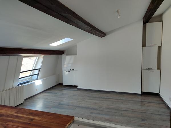 A LOUER T3 BIS EN DUPLEX A TOUL CENTRE VILLE