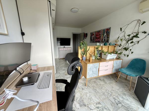 Cagnes-sur-Mer – Breguières : 3 pièces traversant de 72 m² avec balcons, cave et ascenseur