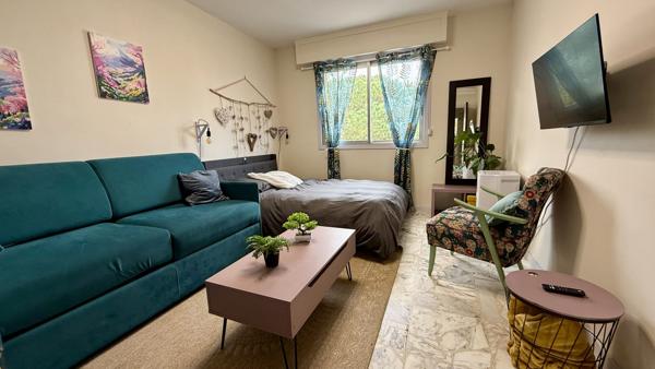 Cagnes-sur-Mer – Breguières : 3 pièces traversant de 72 m² avec balcons, cave et ascenseur