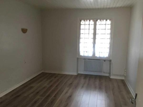 SAINT FLORENT DES BOIS 85310 APPARTEMENT RENOVE T3 70M² / 2 CHAMBRES AVEC TERRASSE ET DEPENDANCE