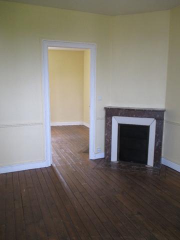 Appartement Reims 2 pièces 38m2 - 53 rue de Neufchâtel (1er étage droit)
