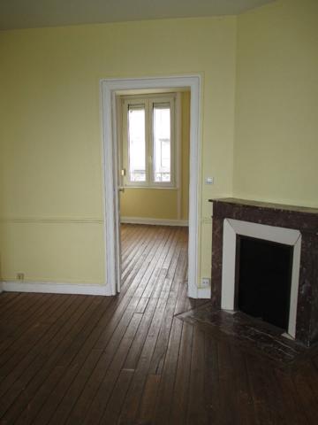 Appartement Reims 2 pièces 38m2 - 53 rue de Neufchâtel (1er étage droit)