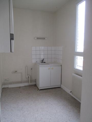Appartement Reims 2 pièces 38m2 - 53 rue de Neufchâtel (1er étage droit)