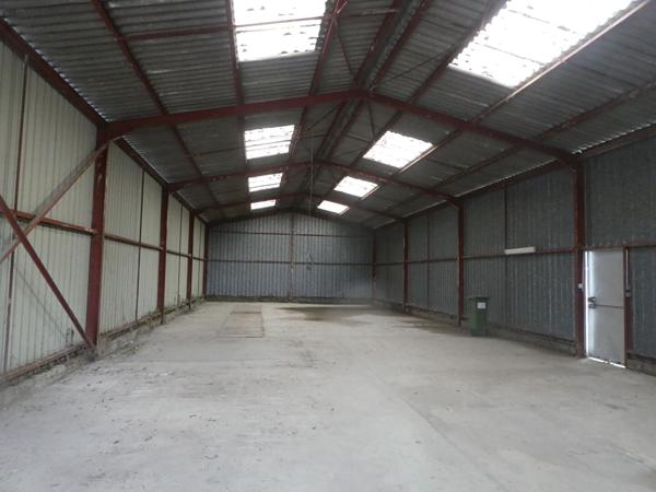 CHECY Bâtiment idéal stockage 258 m²