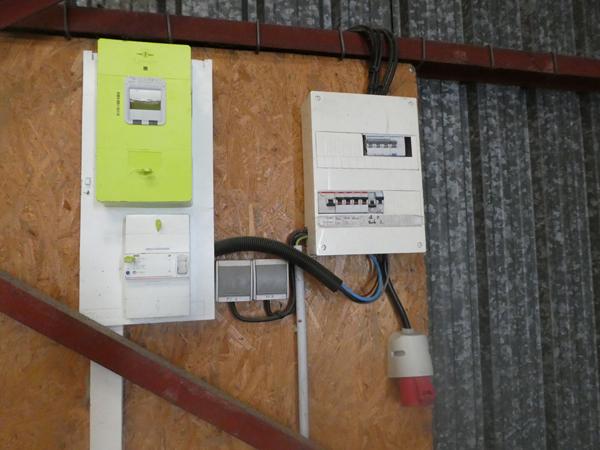 CHECY Bâtiment idéal stockage 258 m²