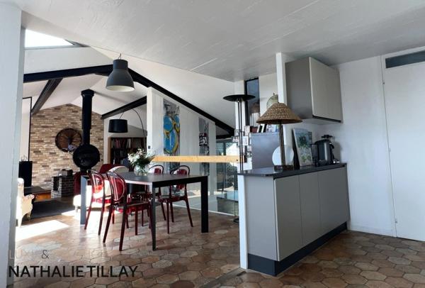 Orléans face Loire, vue exceptionnelle, Maison d'architecte 330 m²: 231 m² habitables, et piscine intérieure 90 m² in et out sur jardin