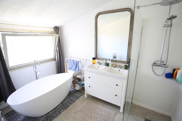 Le Grau-du-Roi (30240) PARC 1,1 HA, SUPERBE MAS CONTEMPORAIN DE PLEIN PIED, DE 252 M2 , PISCINE 12/6, ET DEPEND