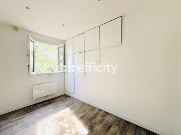 Maison
         7 pièces
        - 150 m² Exclusivité 600 000 € *