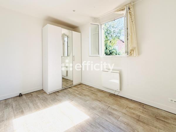 Maison
         7 pièces
        - 150 m² Exclusivité 600 000 € *
