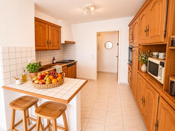 Appartement
         3 pièces
        - 90 m² Bien prestige 680 000 € *