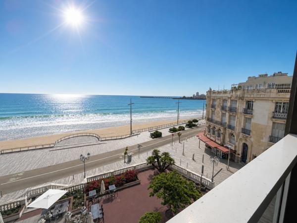 Appartement
         3 pièces
        - 90 m² Bien prestige 680 000 € *