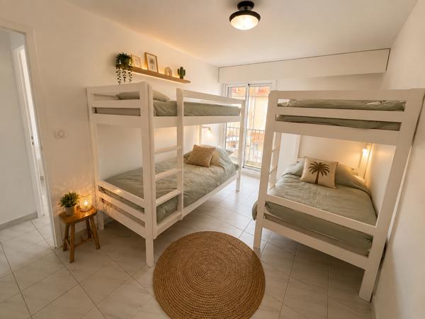 Appartement
         3 pièces
        - 90 m² Bien prestige 680 000 € *