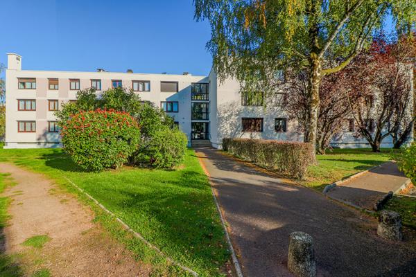 Appartement Nevers 2 chambres, possible 3 chambres, parking, environnement calme, 2h30 de Paris