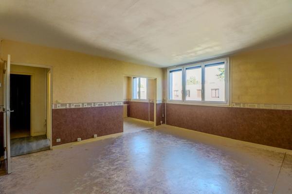 Appartement Nevers 2 chambres, possible 3 chambres, parking, environnement calme, 2h30 de Paris