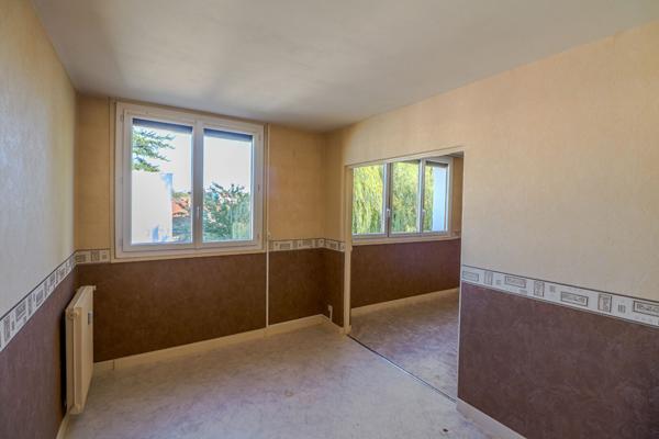 Appartement Nevers 2 chambres, possible 3 chambres, parking, environnement calme, 2h30 de Paris