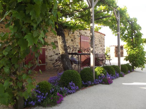 AUTHENTIQUE DEMEURE AVEC GITE ET OU CHAMBRES D'HOTES