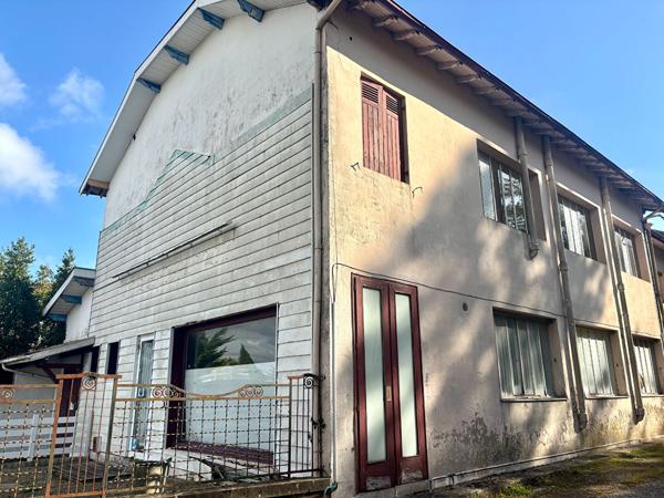 À VENDRE ? LOCAL COMMERCIAL DE PLUS DE 200 m² ? EMPLACEMENT STRATÉGIQUE À DAX