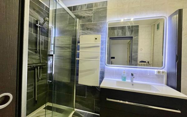 Appartement à vendre    4 pièces • 76,36 m2 La Verpillière