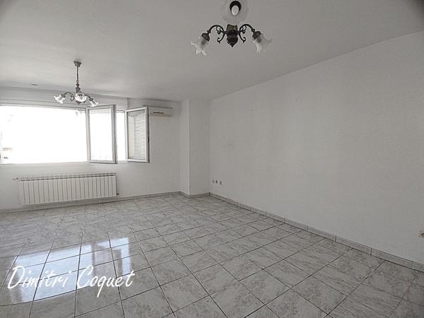 Maison de village 3 terrasses, annexe et parking