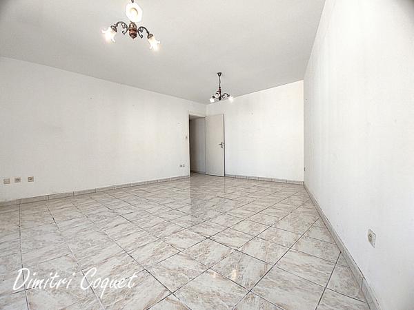 Maison de village 3 terrasses, annexe et parking