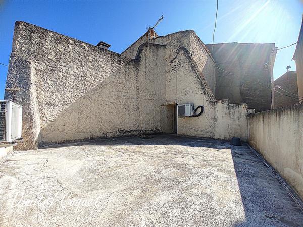 Maison de village 3 terrasses, annexe et parking