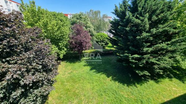 Appartement 3 pièces à vendre à Neuilly-sur-Marne - Dernier étage, bon état