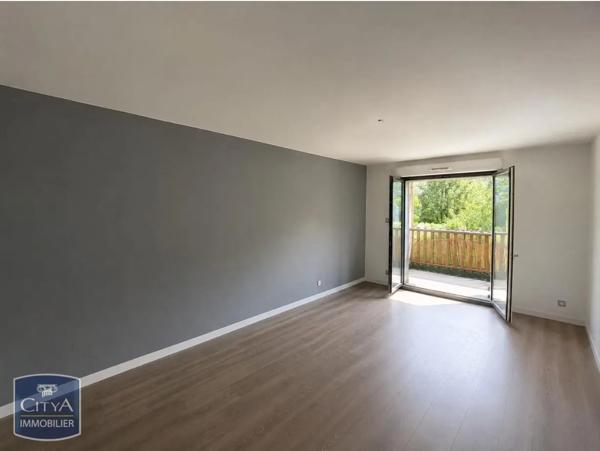 Appartement à louer 4 pièces 77m² Ostwald (67540)