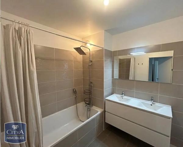 Appartement à louer 4 pièces 77m² Ostwald (67540)