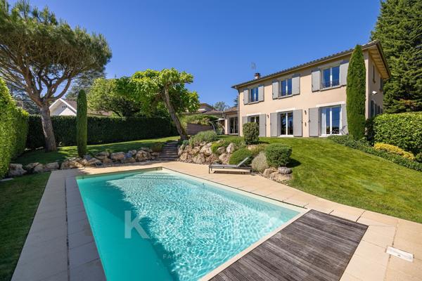 Maison de famille avec piscine aux portes du village