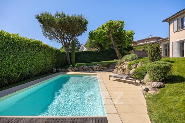 Maison de famille avec piscine aux portes du village