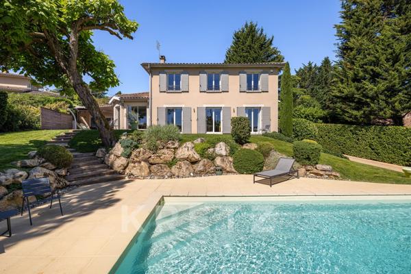 Maison de famille avec piscine aux portes du village
