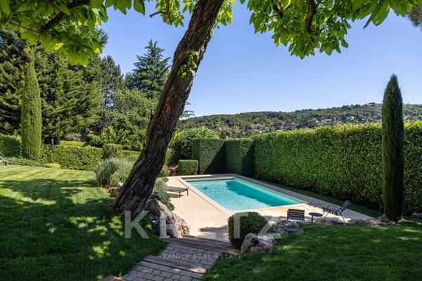 Maison de famille avec piscine aux portes du village