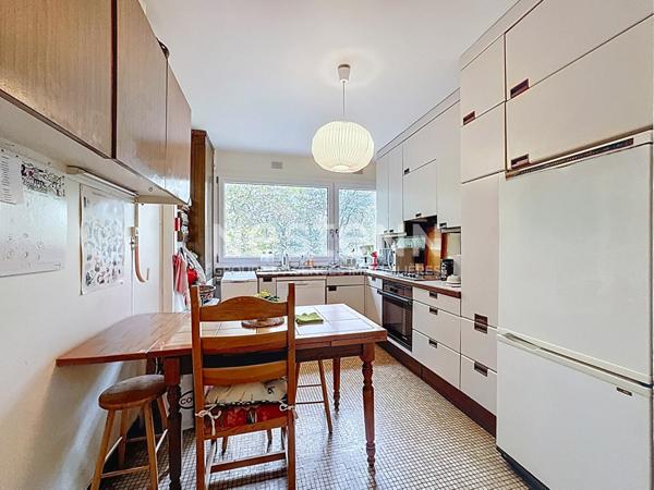 Appartement 4 pièces à Chilly-Mazarin, résidence Domaine de Bel Abord proche des commerces, des transports et axes routier.