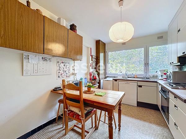 Appartement 4 pièces à Chilly-Mazarin, résidence Domaine de Bel Abord proche des commerces, des transports et axes routier.