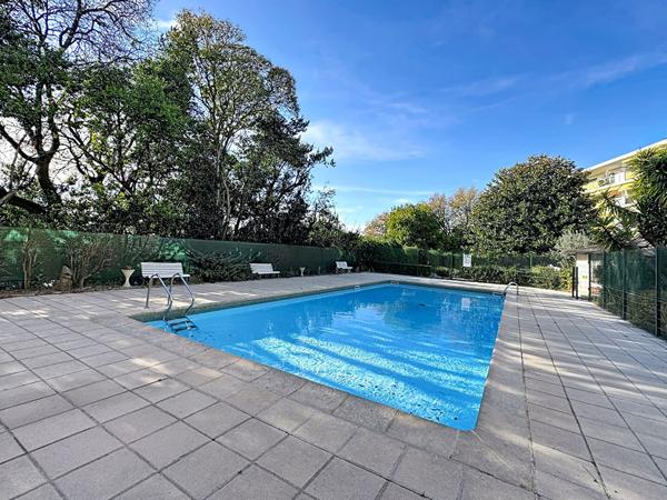 Bel appartement 3 chambres en résidence avec piscine, sans travaux-Antibes-le Puy