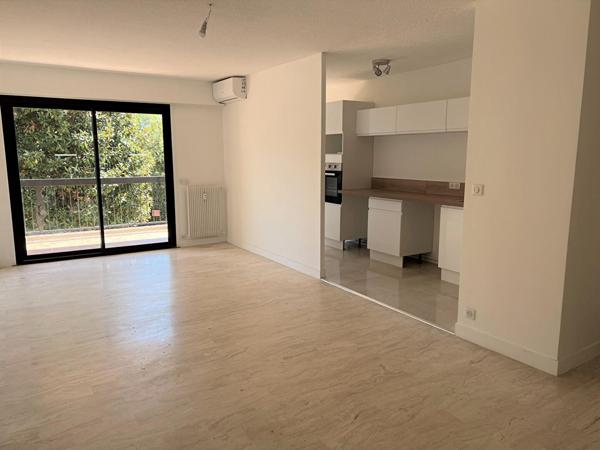 Bel appartement 3 chambres en résidence avec piscine, sans travaux-Antibes-le Puy