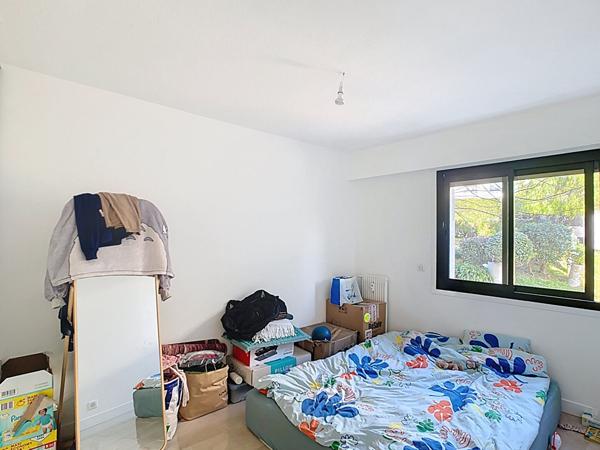 Bel appartement 3 chambres en résidence avec piscine, sans travaux-Antibes-le Puy